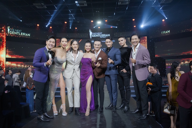 Từ Singapore về lại nước, Hoàng Oanh lên truyền hình nói về chồng Tây, còn xuất hiện ở show của Hương Giang - Ảnh 3. Từ Singapore về lại nước, Hoàng Oanh lên truyền hình nói về chồng Tây, còn xuất hiện ở show của Hương Giang - Ảnh 3.