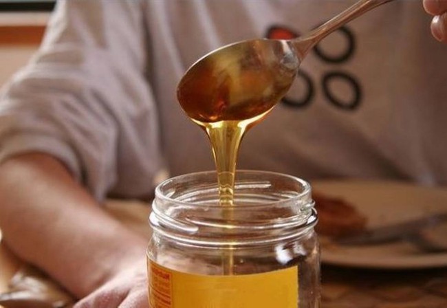 Honey is extremely effective in skin care: Using these 5 ways after 1 week, you will see your skin rosy, bright, and visibly younger - Photo 5.