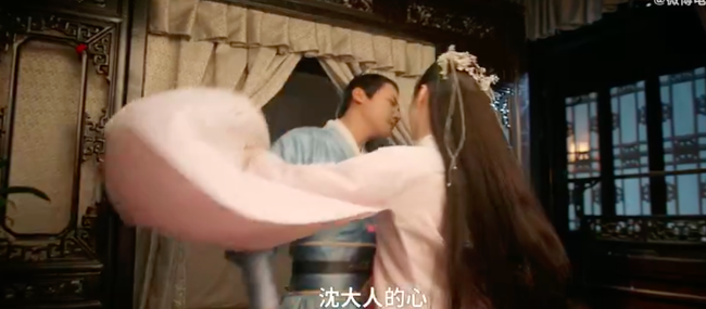 Lộ cảnh giường chiếu của Viên Băng Nghiên với mỹ nam 9X, "ông chú U50" Chung Hán Lương có thấy ghen không? - Ảnh 2. Lộ cảnh giường chiếu của Viên Băng Nghiên với mỹ nam 9X, "ông chú U50" Chung Hán Lương có thấy ghen không? - Ảnh 2.