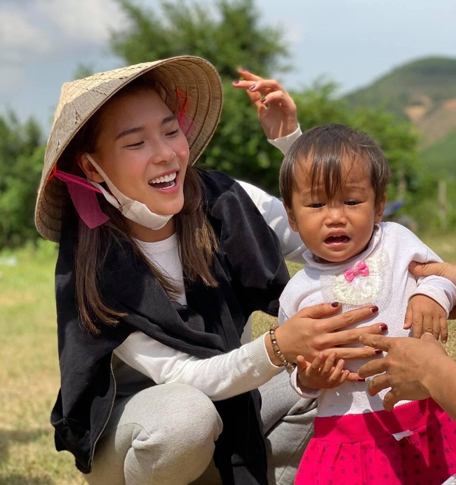 Lương Thế Thành - Thúy Diễm: “Yêu thương các bé con hơn từ khi trở thành cha mẹ&quot; - Ảnh 2.