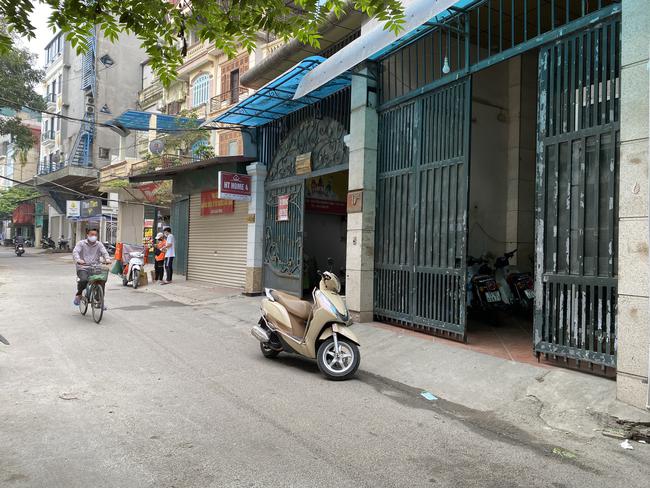 Người phụ nữ nghi bị sát hại trong phòng trọ ở Hà Nội thi thoảng dẫn một người đàn ông về phòng - Ảnh 2. Người phụ nữ nghi bị sát hại trong phòng trọ ở Hà Nội thi thoảng dẫn một người đàn ông về phòng - Ảnh 2.