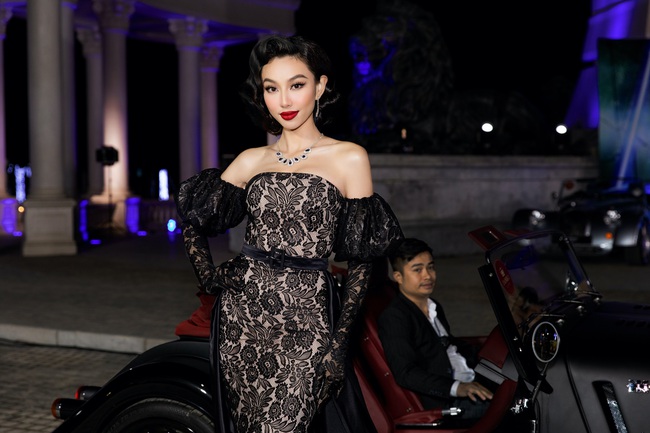 Thảm đỏ &quot;cực nóng&quot; Miss World Vietnam 2022: Nhan sắc Thùy Tiên, Tiểu Vy cùng dàn Hậu khác biệt thế nào trên ảnh &quot;cam thường&quot; và ảnh photoshop? - Ảnh 5.