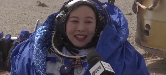 Shenzhou 13 spacecraft returned to Earth, China's first female astronaut spoke through the small screen: 