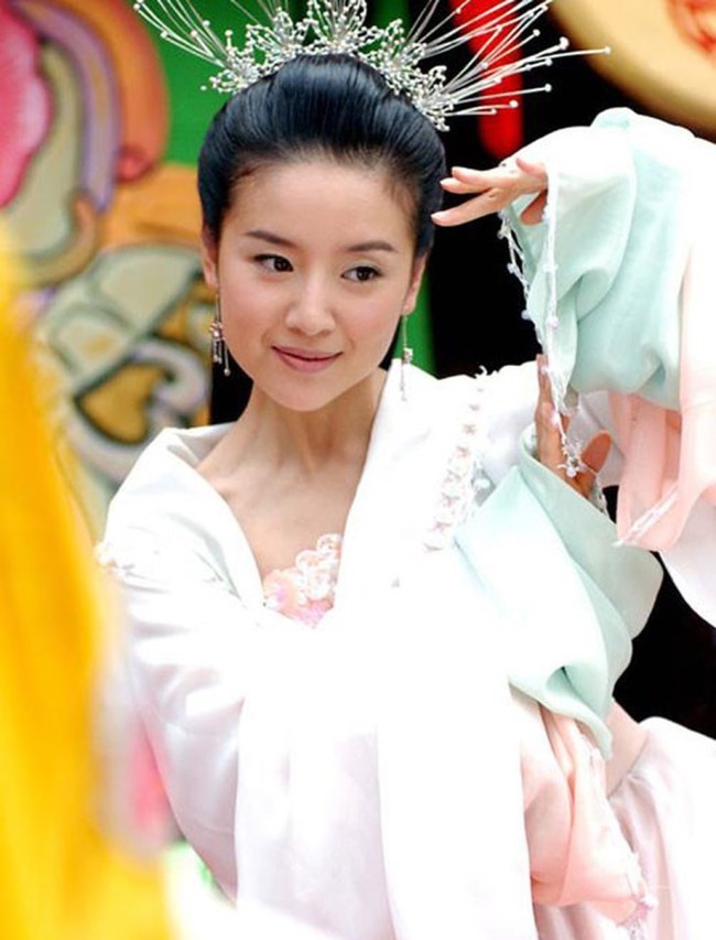 &quot;Chúc Anh Đài&quot; đẹp nhất màn ảnh Hoa ngữ khoe nhan sắc tuổi 42 khiến netizen không khỏi tiếc nuối - Ảnh 5.
