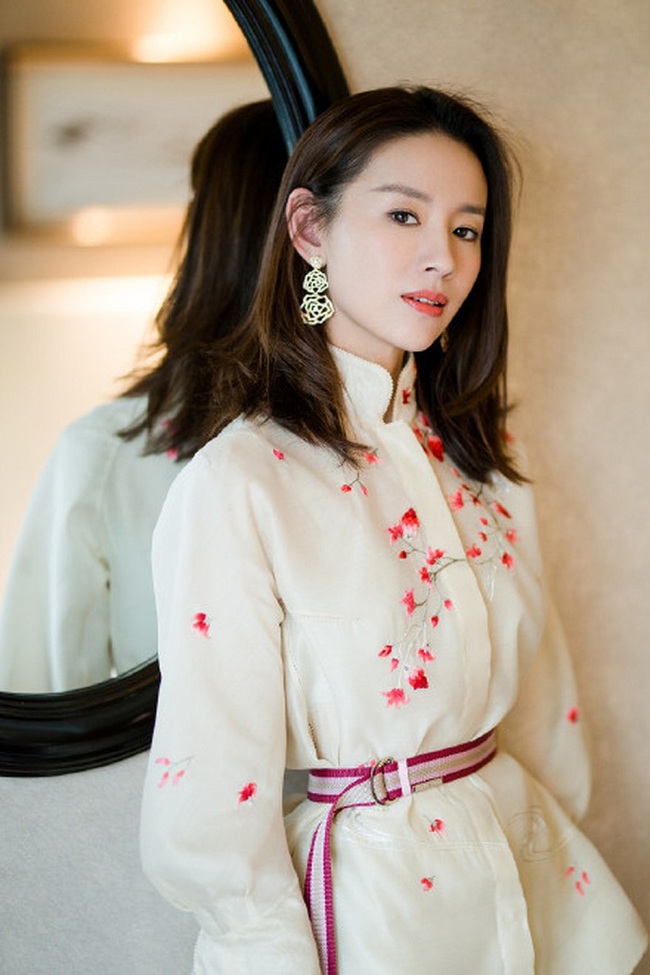 &quot;Chúc Anh Đài&quot; đẹp nhất màn ảnh Hoa ngữ khoe nhan sắc tuổi 42 khiến netizen không khỏi tiếc nuối - Ảnh 6.