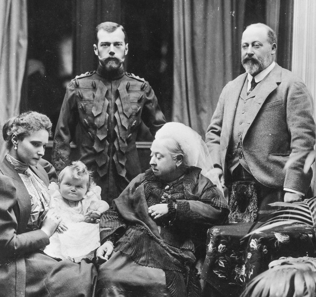 Unbelievable truth about the famous royal family in world history: The king who stood above ten thousand people still Unbelievable truth about the famous royal family in world history: The king who stood above ten thousand people still