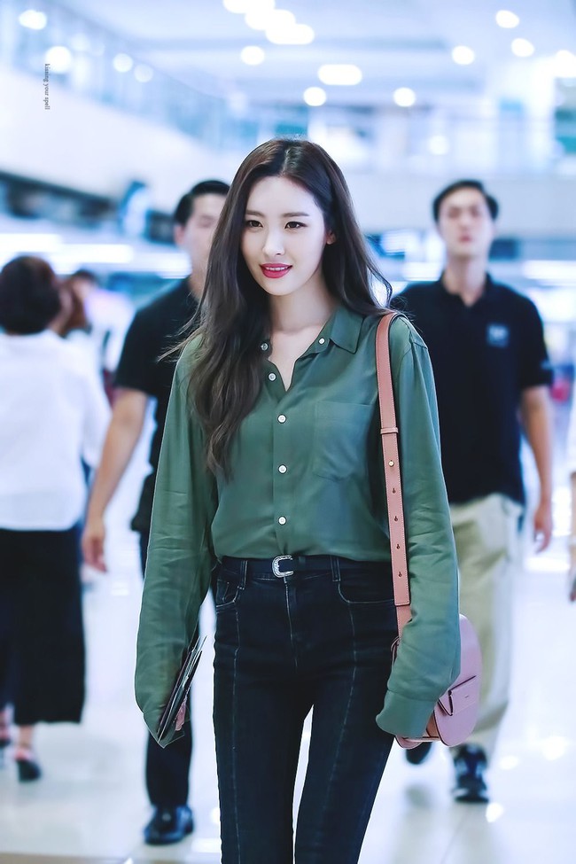Wearing a beautiful shirt is not inferior to Korean stars with 13 simple, but absolutely stylish ways of mixing - Photo 10.