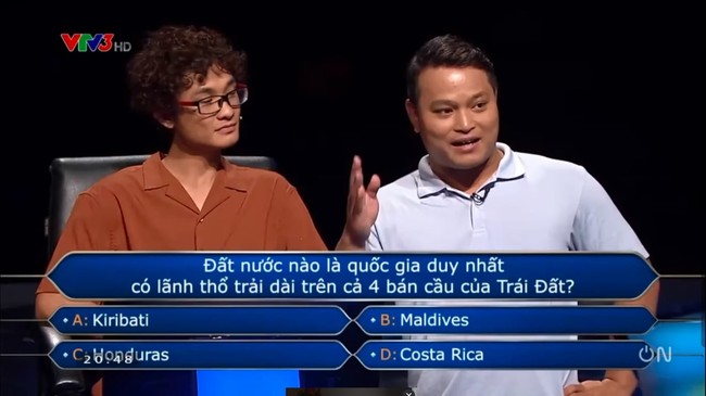 3 friends took each other to the contest Who Wants to Be a Millionaire: Looks very normal, look up the new profile TE NGOA, all 