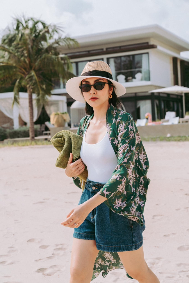 Tăng Thanh Hà tung ảnh khoe dáng trên bãi biển, một chi tiết hé lộ "nỗi khổ" của bà mẹ 3 con - Ảnh 2. Tăng Thanh Hà tung ảnh khoe dáng trên bãi biển, một chi tiết hé lộ "nỗi khổ" của bà mẹ 3 con - Ảnh 2.