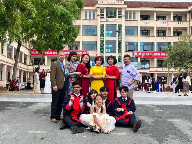 Nam sinh Lào Cai đạt 8.5 IELTS ngay lần thi đầu: Nói Tiếng Anh như người bản địa khiến giám khảo tấm tắc ngợi khen - Ảnh 4. Nam sinh Lào Cai đạt 8.5 IELTS ngay lần thi đầu: Nói Tiếng Anh như người bản địa khiến giám khảo tấm tắc ngợi khen - Ảnh 4.