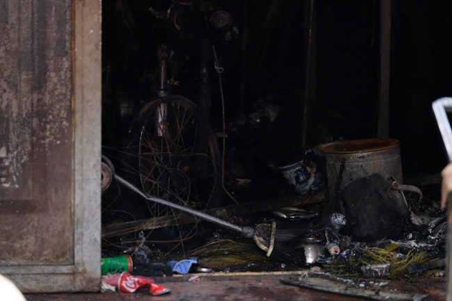 Hé lộ nguyên nhân khiến 7 người thương vong trong vụ cháy nhà ở Kim Liên - Ảnh 2.