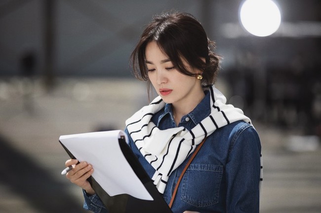 4 kiểu tóc mái của Song Hye Kyo: Siêu trẻ xinh, không sợ lệch pha với tuổi 30+ - Ảnh 3.