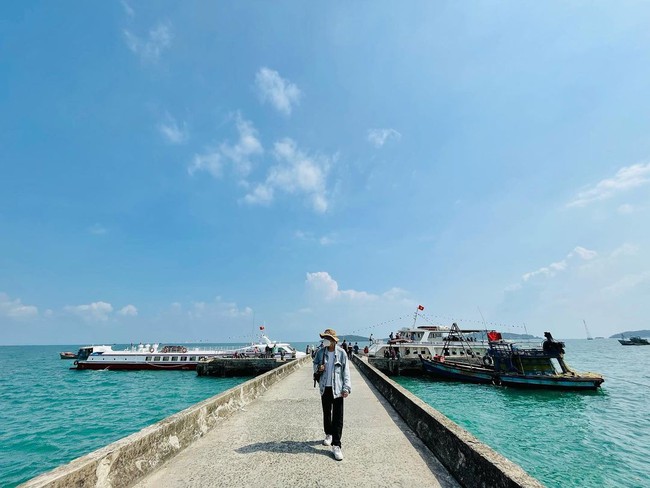 Thay vì Phú Quốc hay Côn Đảo, 3 hòn đảo không quá đông khách và giá cả hợp lý cho kì nghỉ lễ KHÔNG CHEN LẤN - Ảnh 2. Thay vì Phú Quốc hay Côn Đảo, 3 hòn đảo không quá đông khách và giá cả hợp lý cho kì nghỉ lễ KHÔNG CHEN LẤN - Ảnh 2.