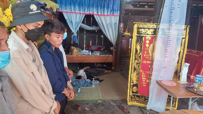 Vụ xe tải tông sập nhà dân khiến 3 người tử vong ở Quảng Bình: Phó Bí thư Đoàn xã tử vong trước ngày cưới - Ảnh 2.