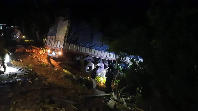 Vụ xe tải tông sập nhà dân khiến 3 người tử vong ở Quảng Bình: Phó Bí thư Đoàn xã tử vong trước ngày cưới - Ảnh 3.
