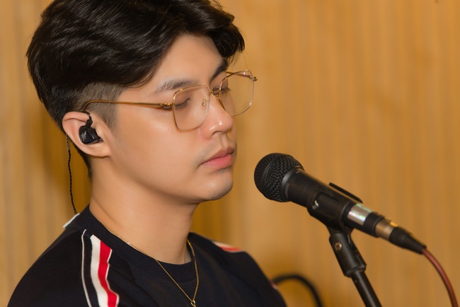 Noo Phước Thịnh say mê tập luyện trước thềm Noo's Chill Night 3 - Ảnh 1. Noo Phước Thịnh say mê tập luyện trước thềm Noo's Chill Night 3 - Ảnh 1.