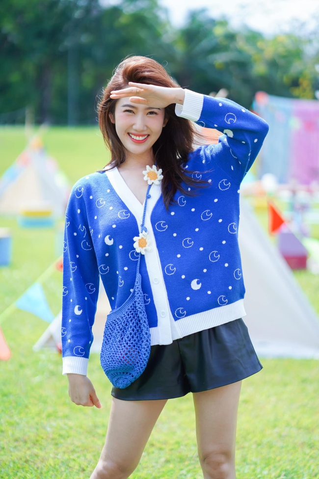 Bị đồn yêu đương sau Running Man, Jun Phạm bất ngờ đăng ảnh chụp với Thúy Ngân, nói gì mà netizen rần rần - Ảnh 4. Bị đồn yêu đương sau Running Man, Jun Phạm bất ngờ đăng ảnh chụp với Thúy Ngân, nói gì mà netizen rần rần - Ảnh 4.