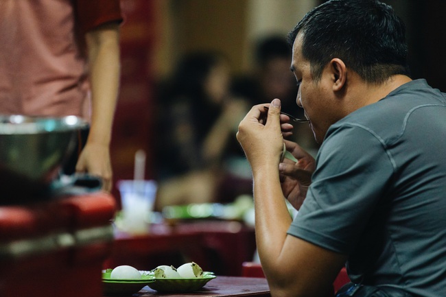 Kim Thảo – hàng vịt lộn đắt nhất Sài Gòn với giá 12k một trứng, nhưng vẫn bán vài nghìn trứng mỗi ngày - Ảnh 5. Kim Thảo – hàng vịt lộn đắt nhất Sài Gòn với giá 12k một trứng, nhưng vẫn bán vài nghìn trứng mỗi ngày - Ảnh 5.