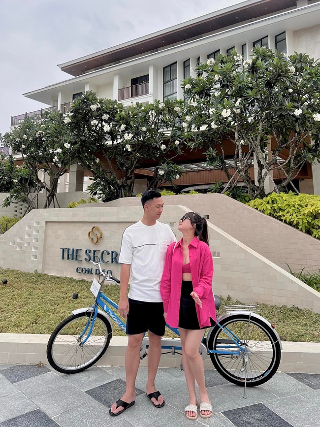 Bán bánh ngọt online, cô chủ "chốt đơn" anh Giám đốc chỉ sau 4 tháng: Lời đáp trả thẳng thừng khi bị đồn vì ham giàu nên mới "cưới liền tay"! - Ảnh 4. Bán bánh ngọt online, cô chủ "chốt đơn" anh Giám đốc chỉ sau 4 tháng: Lời đáp trả thẳng thừng khi bị đồn vì ham giàu nên mới "cưới liền tay"! - Ảnh 4.