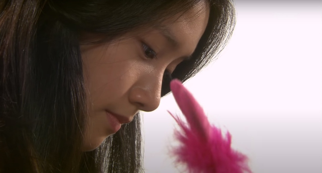 Yoona đẹp trong trẻo ở bộ phim đầu tay: Nhan sắc &quot;đè bẹp&quot; nữ chính Soo Ae, phát hiện điều thú vị sau 15 năm - Ảnh 1.