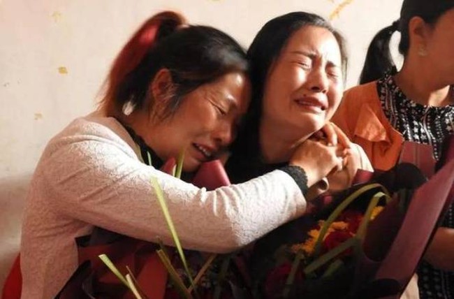 Mẹ phát hiện đòi con gái nuôi 7 tỷ cắt đứt quan hệ chỉ vì làm điều này khi gặp lại mẹ ruột - Ảnh 1. con nuôi - Ảnh 1.