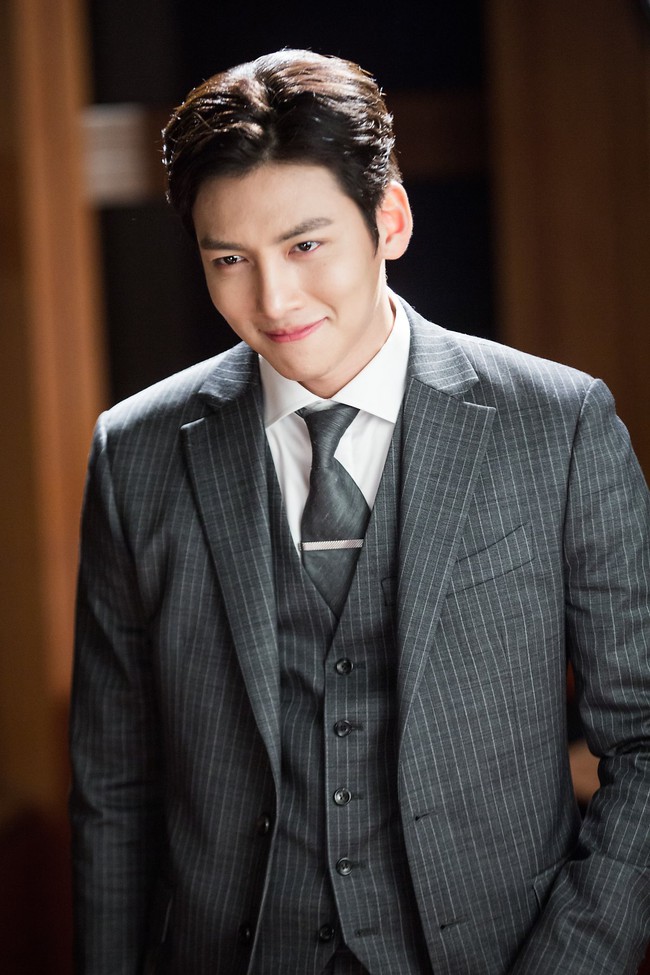 Phim của Ji Chang Wook trình làng poster mới: Kỳ ảo như Alice in wonderland - Ảnh 4.