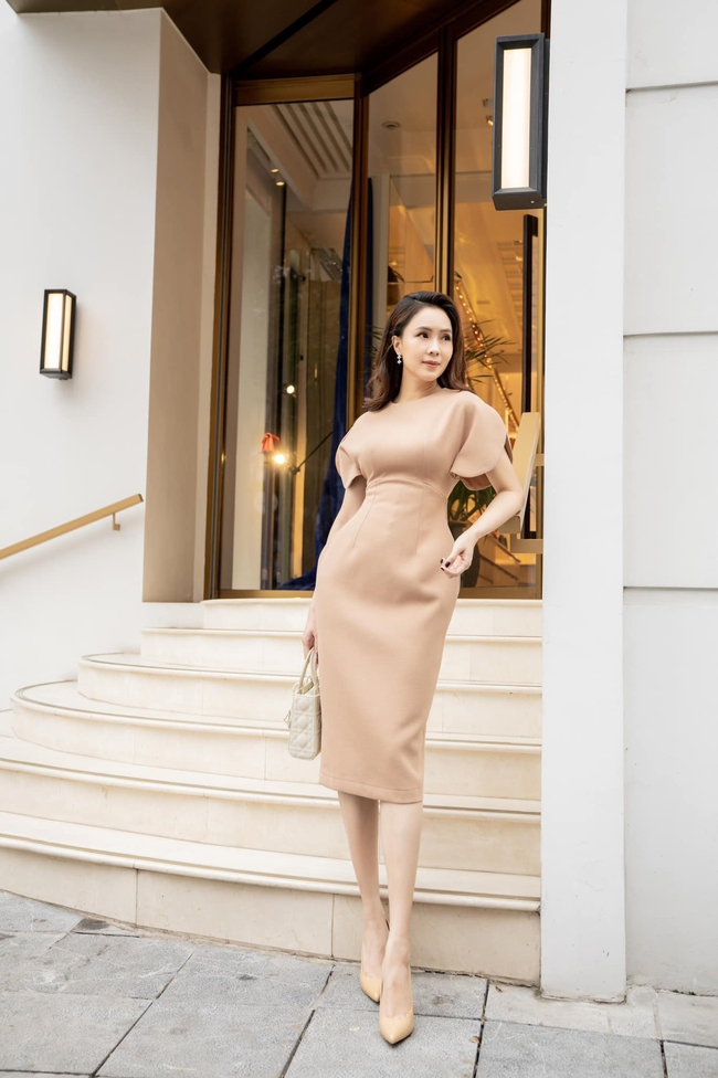 Hồng Diễm tung ảnh như fashionista, xách toàn túi hiệu nhưng lại không ngại phơi bày sự thật về vóc dáng - Ảnh 4.