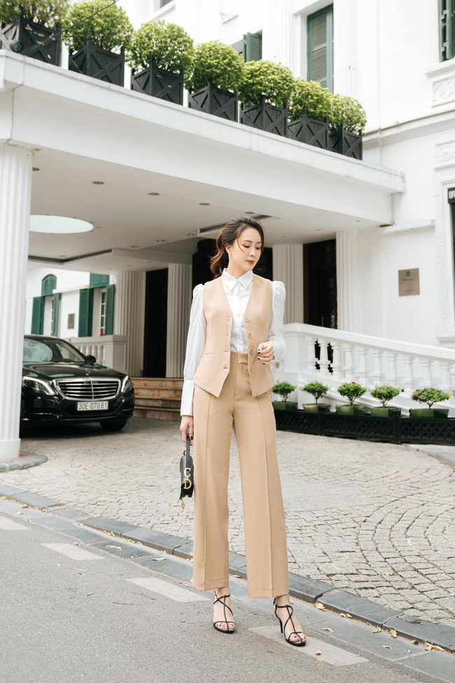 Hồng Diễm tung ảnh như fashionista, xách toàn túi hiệu nhưng lại không ngại phơi bày sự thật về vóc dáng - Ảnh 2.