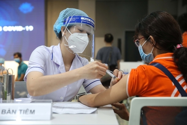 Tiêm vắc-xin Covid-19 cho trẻ 5 - dưới 12 tuổi: Những phản ứng có thể xảy ra - Ảnh 3. Tiêm vắc-xin Covid-19 cho trẻ 5 - dưới 12 tuổi: Những phản ứng có thể xảy ra - Ảnh 3.