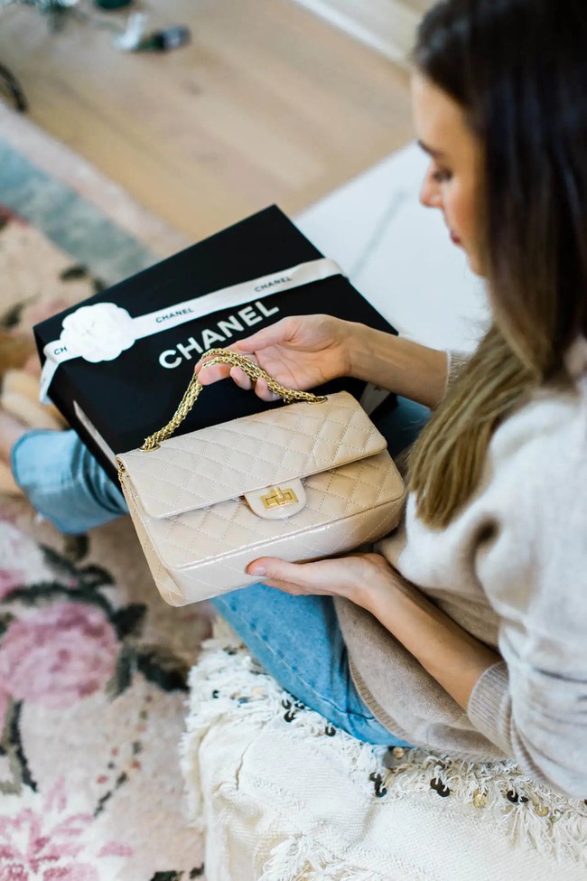 Ở tuổi 30, tôi đã VỨT luôn ước mơ tậu được một chiếc túi Chanel - Ảnh 2.