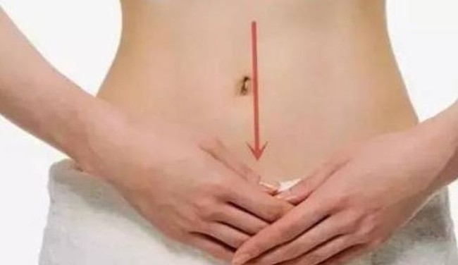 Bất kể nam nữ, thực hiện 4 việc đơn giản này trước khi đi ngủ giúp đào thải độc tố, giảm cân, tăng tuổi thọ - Ảnh 2.