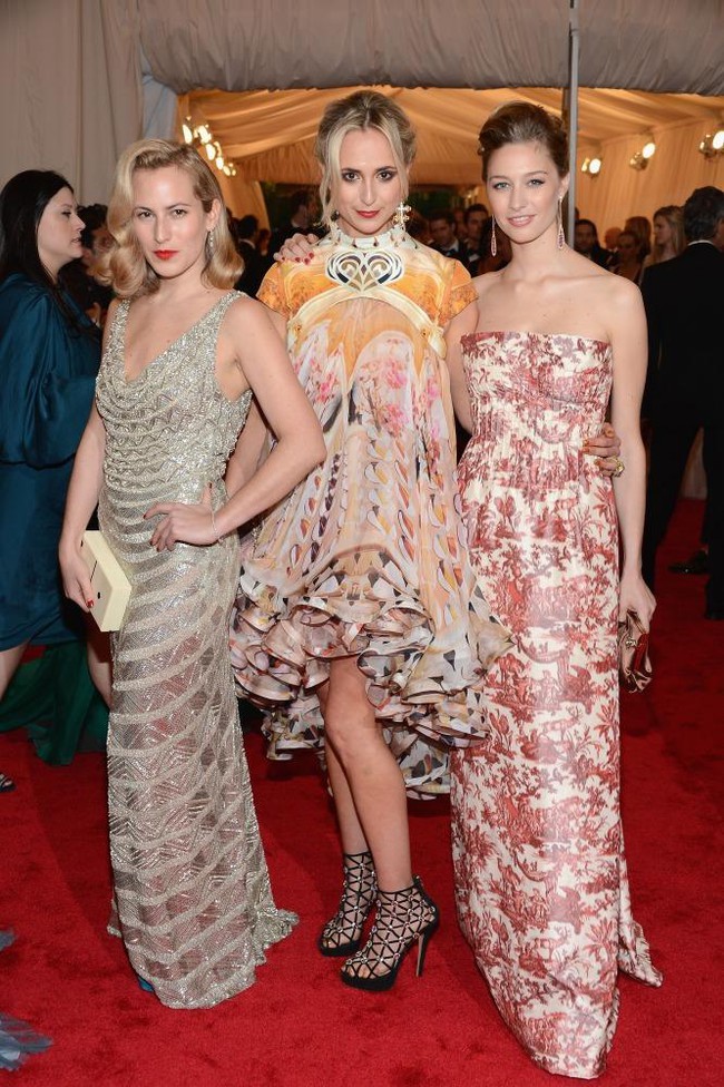 Nữ nhân Hoàng gia tại Met Gala: Cháu gái muốn học theo Công nương Diana mà không tới, có cô năm nào cũng "chặt" tới bến! - Ảnh 7. Nữ nhân Hoàng gia tại Met Gala: Cháu gái muốn học theo Công nương Diana mà không tới, có cô năm nào cũng "chặt" tới bến! - Ảnh 7.