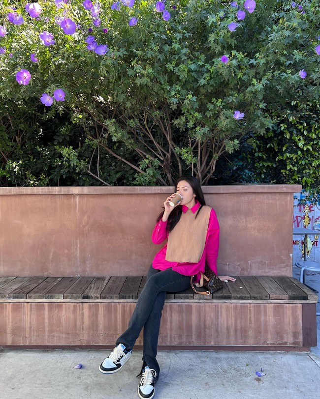 Vietnamese stars wear brightly colored shirts in 13 very luxurious ways, not 