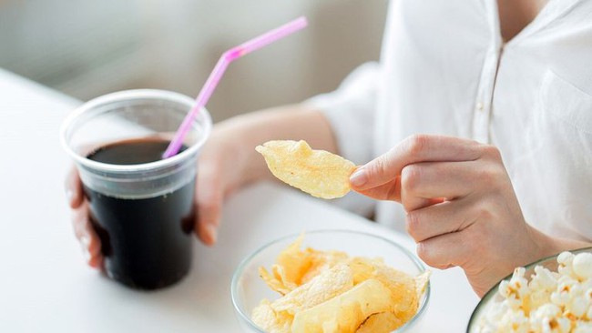 6 foods that are extremely harmful to bones, the more office workers have to stay away - Photo 4.
