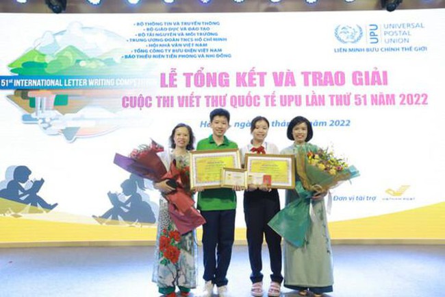 Mẹ của nam sinh đạt giải nhất viết thư UPU 51: &quot;Có lẽ nhiều người chưa từng &quot;được&quot; choáng ngợp trước những trang viết của lũ trẻ&quot; - Ảnh 6.