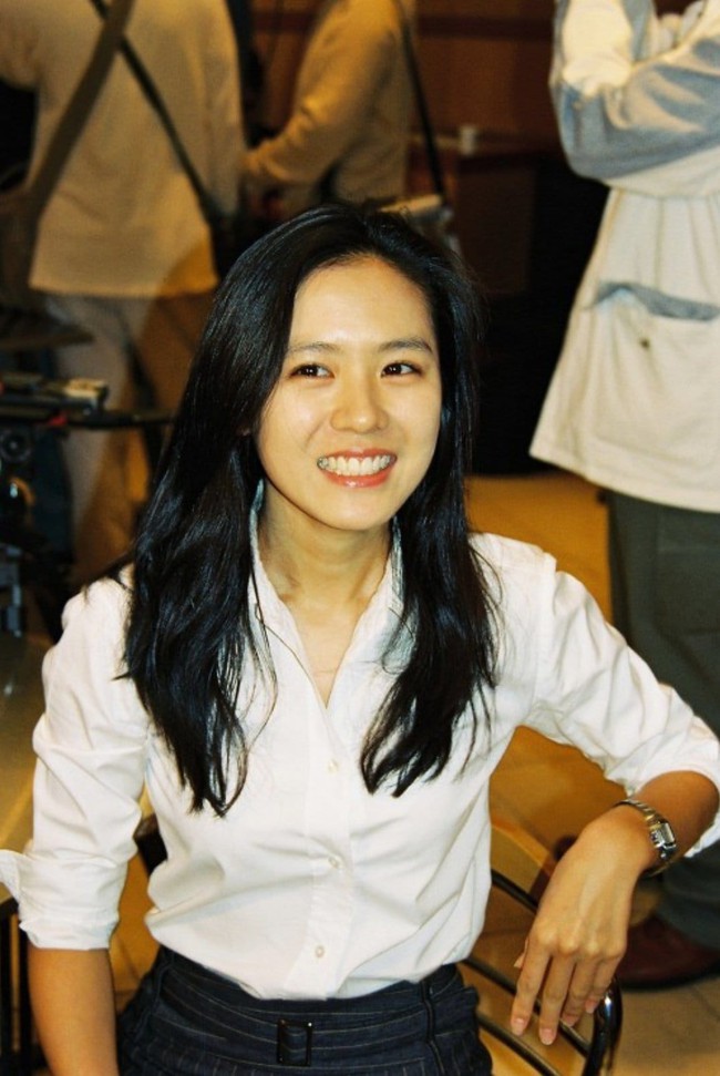 A rare image of Son Ye Jin 20 years ago, this beauty tells why Hyun Bin doesn't 