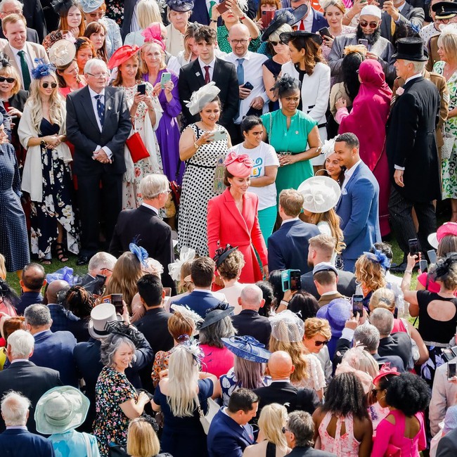 Công nương Kate thay mặt Nữ hoàng Anh dự sự kiện đình đám, tạo ra khoảnh khắc đặc biệt chưa từng thấy - Ảnh 6.
