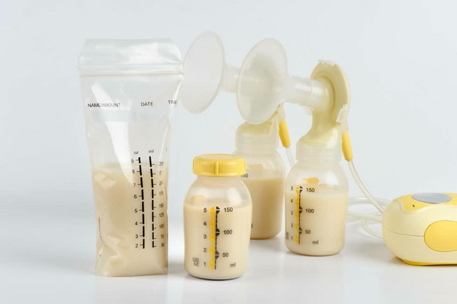 Store breast milk properly and scientifically: Be careful when defrosting breast milk, if you see this phenomenon, it means the milk is spoiled - Photo 1.