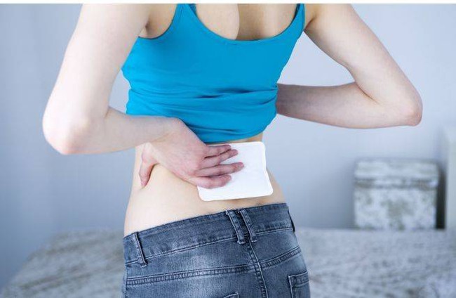 Phụ nữ bị đau lưng có thể do 4 nguyên nhân, làm ngay 5 việc giúp thư giãn cột sống - Ảnh 2.