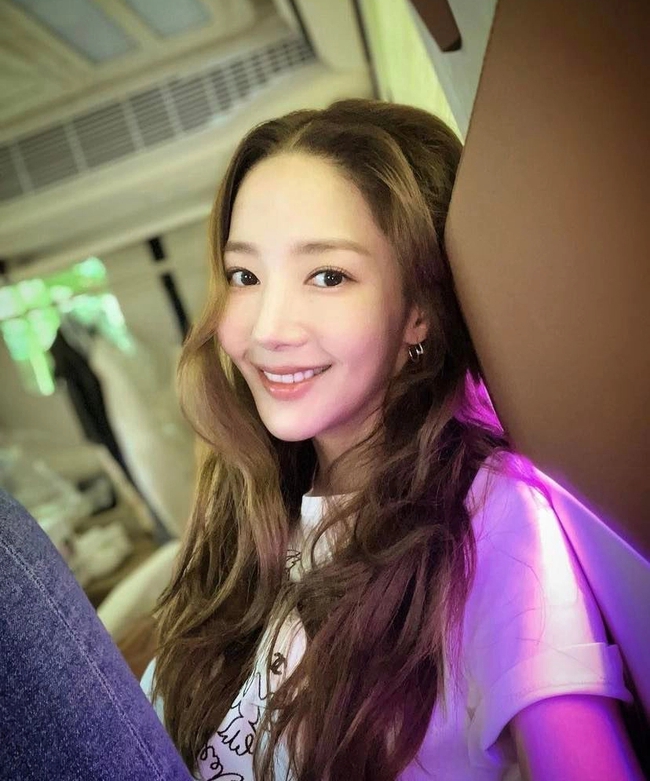 Nhan sắc tuổi U40 của Park Min Young thế nào mà nhận được &quot;bão tim&quot; từ cư dân mạng - Ảnh 2.