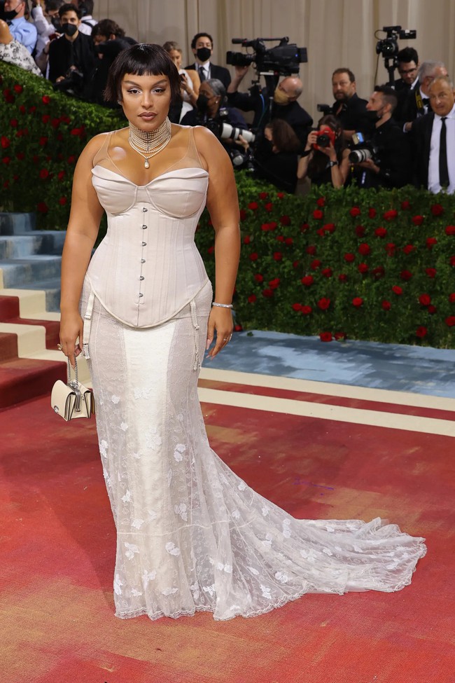 NHẤT và BÉT tại Met Gala 2022: - Ảnh 14. NHẤT và BÉT tại Met Gala 2022: - Ảnh 14.