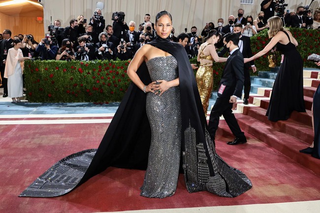 NHẤT và BÉT tại Met Gala 2022: - Ảnh 12. NHẤT và BÉT tại Met Gala 2022: - Ảnh 12.