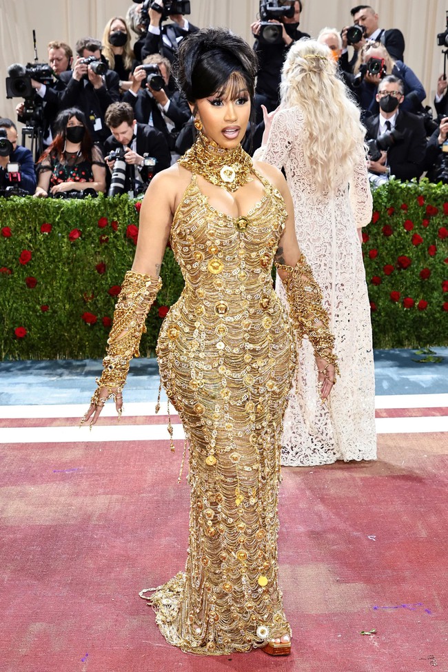 NHẤT và BÉT tại Met Gala 2022: - Ảnh 6. NHẤT và BÉT tại Met Gala 2022: - Ảnh 6.