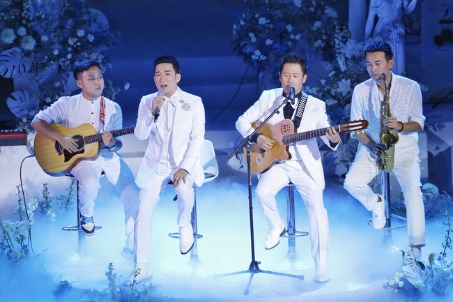 Thanh Lam ngọt ngào tựa vai ông xã bác sĩ trên thảm đỏ - Ảnh 7. Thanh Lam ngọt ngào tựa vai ông xã bác sĩ trên thảm đỏ - Ảnh 7.
