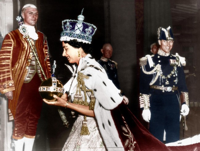 Nữ hoàng Elizabeth II: Nàng công chúa bản lĩnh với bước ngoặt lịch sử lên ngôi vương, 70 năm thăng trầm không ai có thể suy chuyển - Ảnh 4.