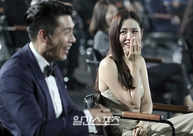 Trước thềm Baeksang 2022, loạt khoảnh khắc của vợ chồng Hyun Bin - Son Ye Jin bất ngờ &quot;hot&quot; trở lại - Ảnh 3.