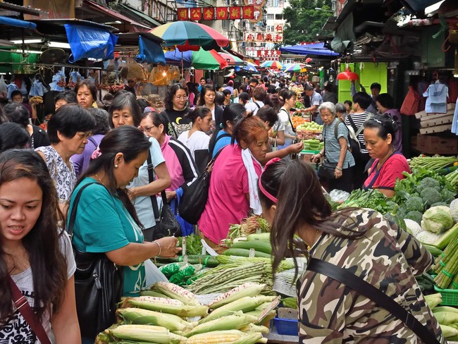 Vietnamese YouTuber shares life in Hong Kong's fragrant port: The 