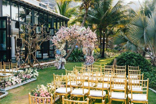 Ngắm trọn không gian tổ chức đám cưới của Ngô Thanh Vân - Huy Trần: Khu nghỉ dưỡng sang trọng bậc nhất thế giới, giá phòng lên tới hơn 100 triệu đồng  - Ảnh 6.