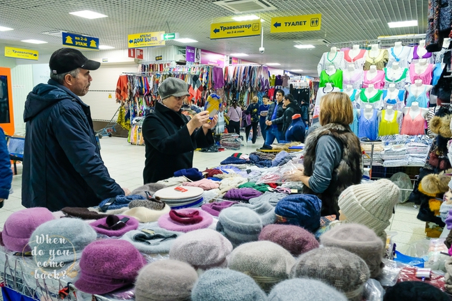 Vietnamese girl in Russia tells the story of going to the market 