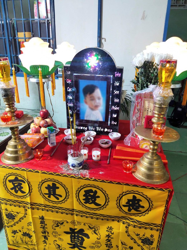 Vụ bé trai 18 tháng tuổi tử vong tại Long An: Bạn trai của người mẹ có thể bị xử lý thế nào? - Ảnh 1. Vụ bé trai 18 tháng tuổi tử vong tại Long An: Bạn trai của người mẹ có thể bị xử lý thế nào? - Ảnh 1.